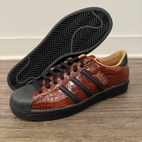 Adidas SUPERSTAR VINTAGE sz 9.5, 10